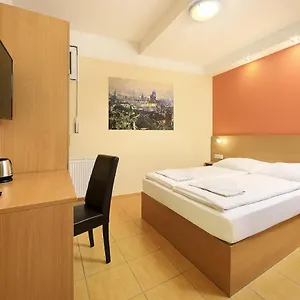 https://basement-room-old-town.praguehotelsweb.com